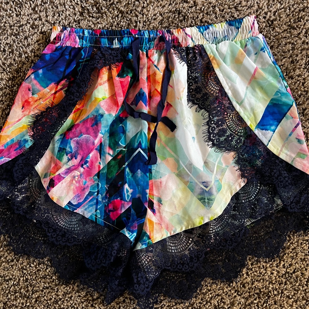 Finderskeepers lace colorful shorts KARDASHIAN